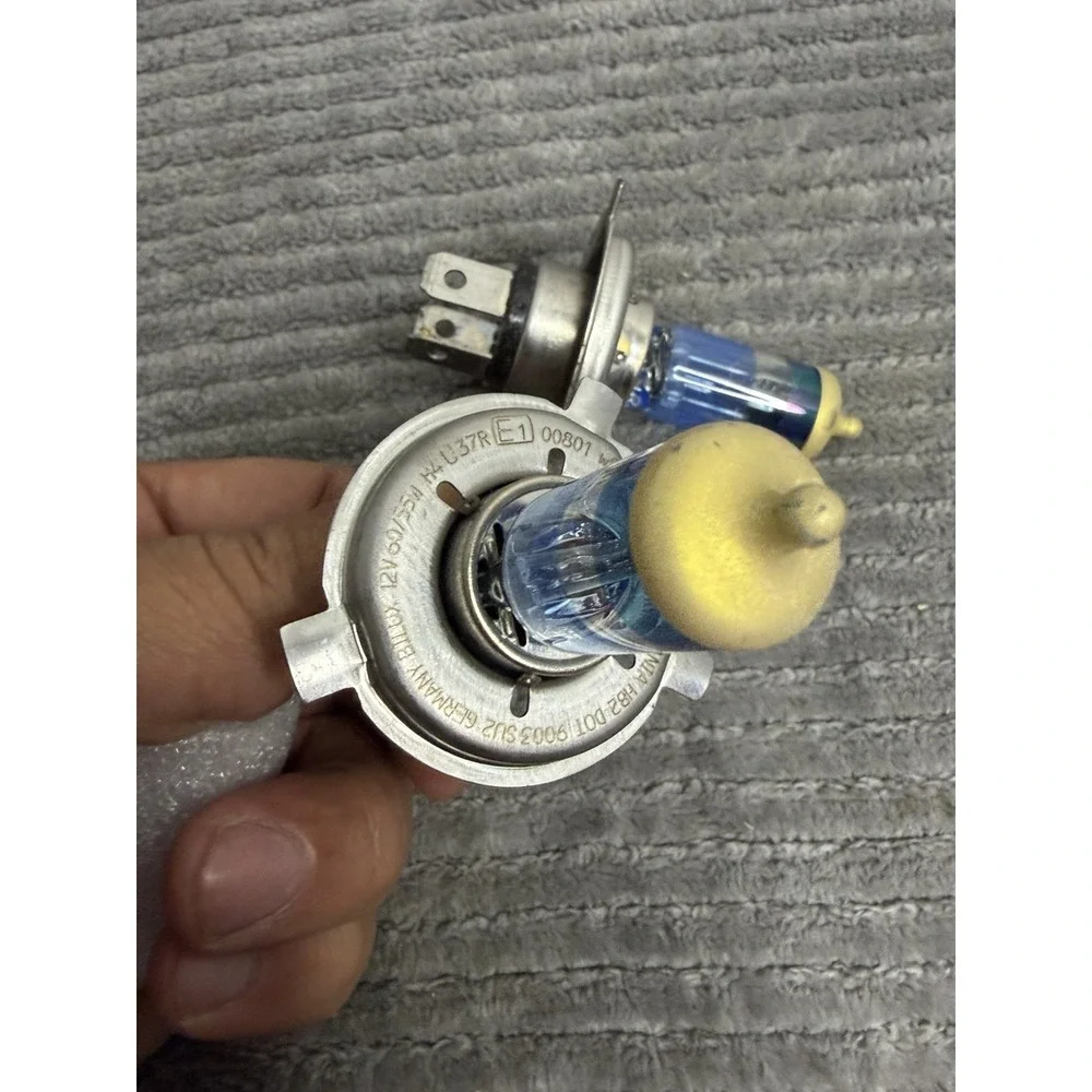 H4 12V 60/55W halogen headlight bulb.